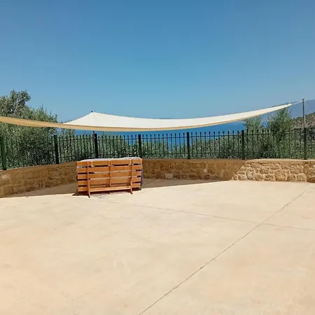 Johns And Kikis Paradise *